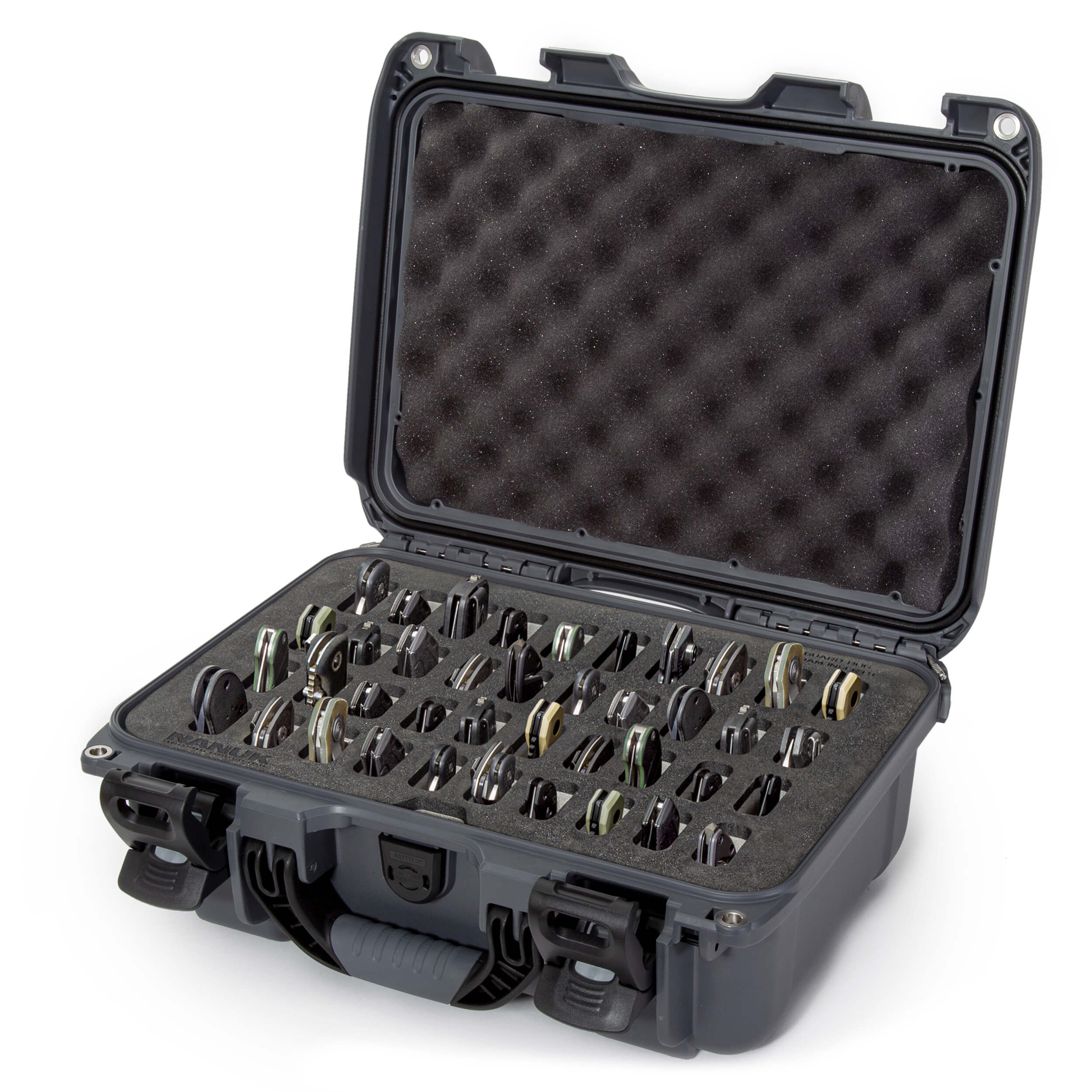 NANUK 915 40-Knives Case Graphite angle view